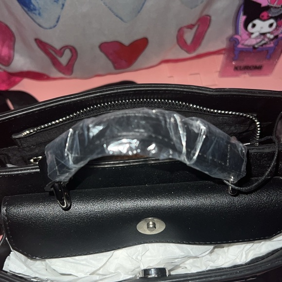 Steve Madden Tote - Picture 6 of 8